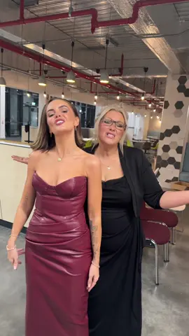 @Rainbow Dropz  💗 Thanks for the best night 💋#beesinthetrap 