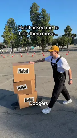 @Habit Burger & Grill invited me to help move into the dodger stadium.. two back to back winners under one roof makes the perfect partnership🤝  celebrate the move by using code “5CHARBOX” on the Habit app for $5 off your $40 CharBox. now thru 11/11, only at participating restaurants. #HabitMovesIn #habitpartner 