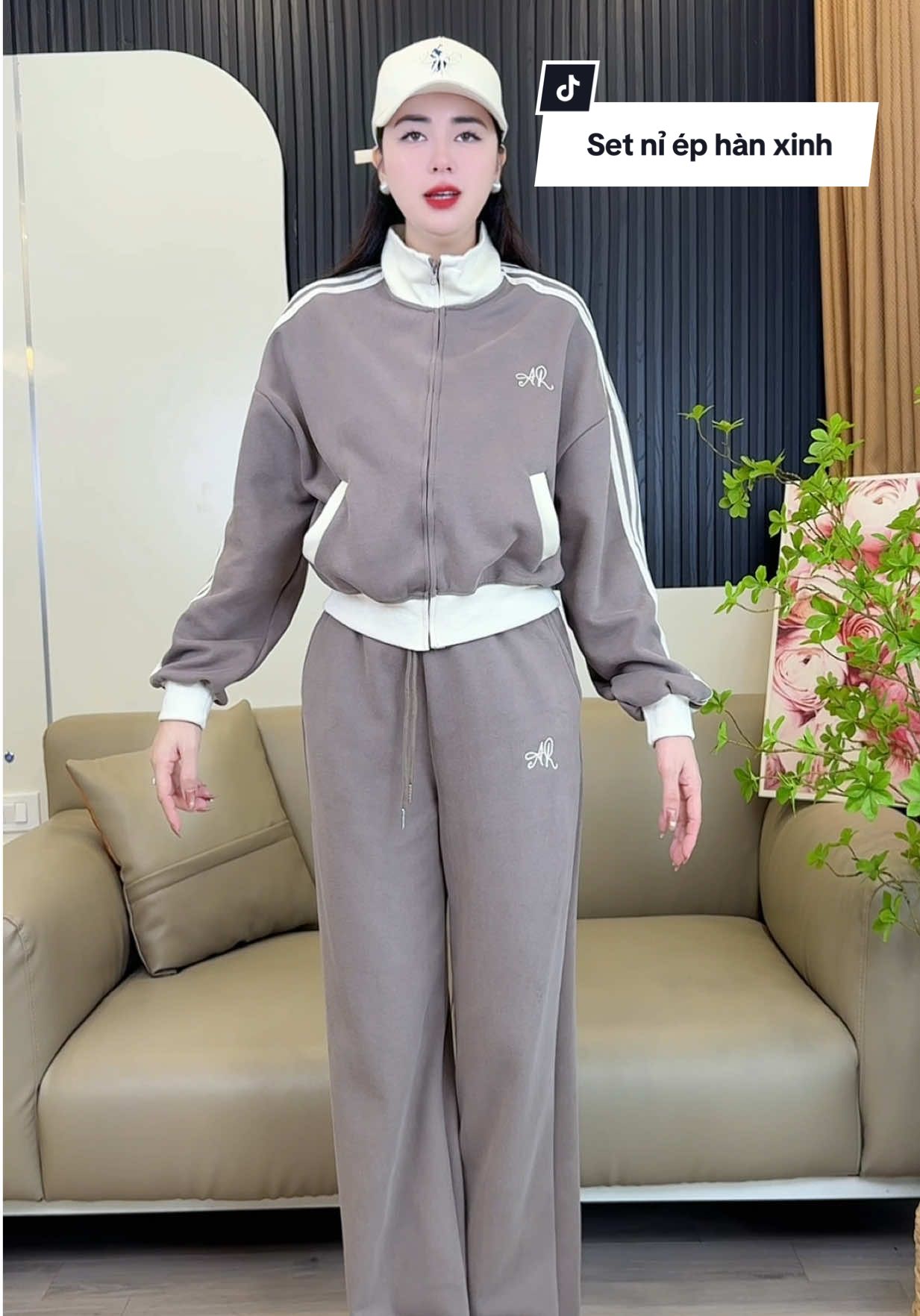 Set nỉ ép hàn dáng suông trẻ trung #thudongxudaily #setni #setdoxinh #setdo #setthudong 