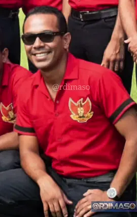 🎶✨ 8 de noviembre — Día del Gaitero ✨🎶 “Desde el cielo les hablo, gaiteros… sigan llevando en su canto la voz de nuestro pueblo, el sentir de Maracaibo, la fe en la Virgen y el orgullo de ser zulianos.” — Palabras celestiales de Ricardo Aguirre, El Monumental 👏🏼 📜 Texto: Roberto Di Maso 🎙️ Voz de Ricardo: Renato Aguirre 📍 Maracaibo, tierra de gaita y devoción. 🎺 Hoy recordamos al Monumental no con tristeza, sino con gratitud. Porque su voz no se apagó… se multiplicó en cada tambora, en cada furro, en cada zuliano que sigue cantando con el alma. 💛💙 #DíaDelGaitero #RicardoAguirre #ElMonumental #GaitaZuliana #Maracaibo          🎵 Si te gustó dale ❤️, comenta, comparte y sígueme para más historias de Maracaibo 🇻🇪✨