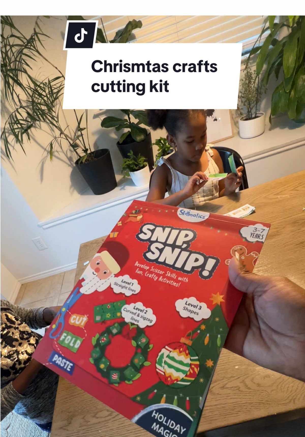 The snip snip Christmas craft set from skillmatic keeps our kids busy and screenfree while they want for Christmas! Great for practicing scissor skills #christmas #kidscrafts #holidaycrafts #tiktokshopblackfriday #christmascrafts 