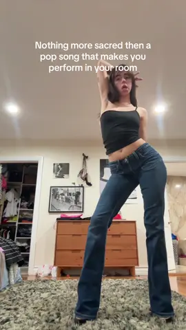 god can @SNOW WIFE make a cvnty pop song🙏🙏🙏