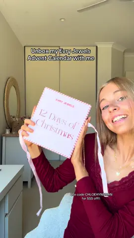 Available in both gold and silver! Use code CHLOEHYNDMAN for $$ off your @EvryJewels order #evryjewels #adventcalendar #christmas #evryjewelscollab #jewellery 