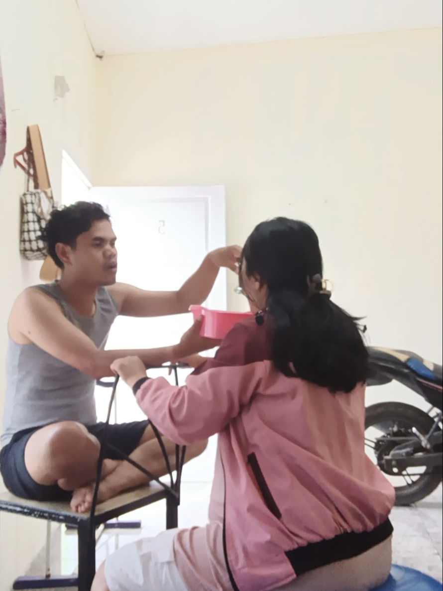 Kehadiran Tuhan dalam keluarga yang membuat kita terus kuat dalam menjalani setiap proses yang kita alami . Teruslah saling mendoakan dan memberikan dukungan ❤️ #marriedlife #goodnessofgod #keluarga 