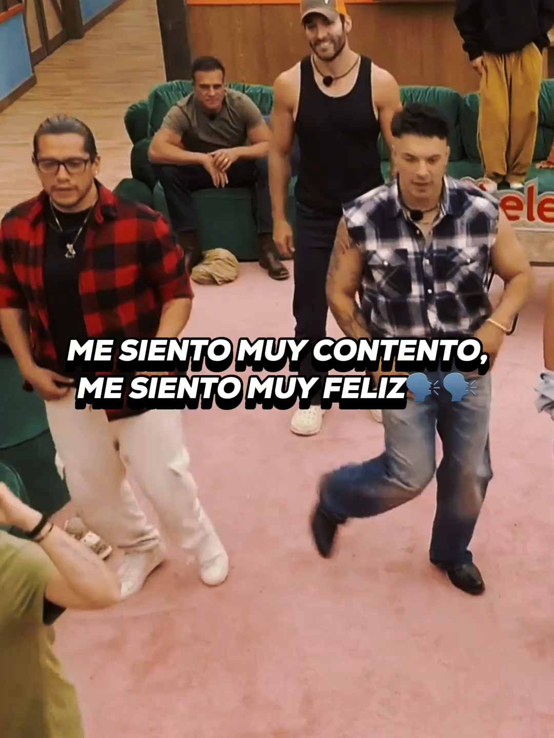 ¿Y eres feliz en #La Granja VIP? ☺️ PUES... 💃🕺🏼✨ Lunes a viernes 9:00 p.m. por #AztecaUNO.⁣ Domingo La Gala 8:00 p.m. por Azteca UNO.⁣ 🌾 #LaGranjaVIP transmisión 24/7 en #DisneyPlus experiencia completa.