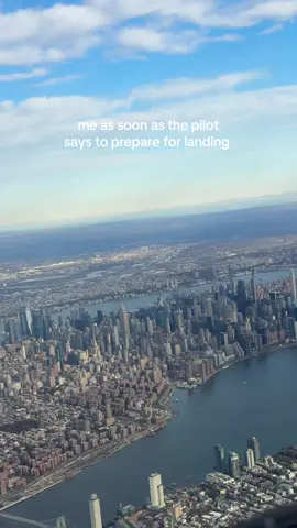 the feeling of blasting WTNY in my headphones while seeing the skyline >>>>>>>>>   #nyc #taylorswift #newyorkcity #nycskyline #1989TaylorsVersion @Taylor Swift 