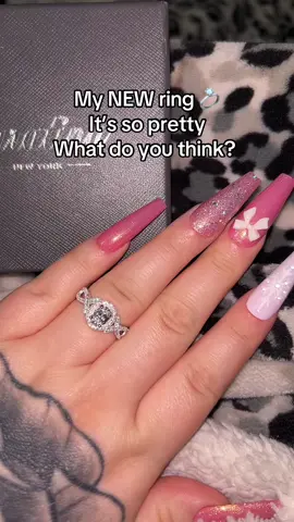 New ring 💍 #caratina #caratinajewelry #rings #weddingrings #engagementring 