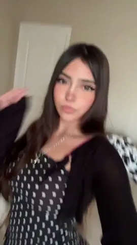 I wish I can wear dresses to work omg I loveeee dresse smmmmmm 