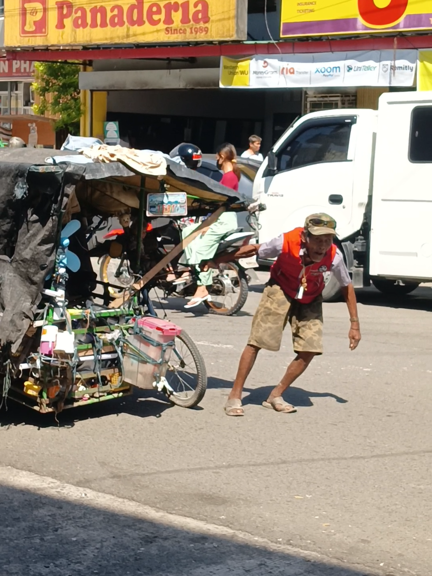 Kawawa naman si Lolo 🥺😢 #everyone #help #malungkot #buhaymahirap #tagumcity 