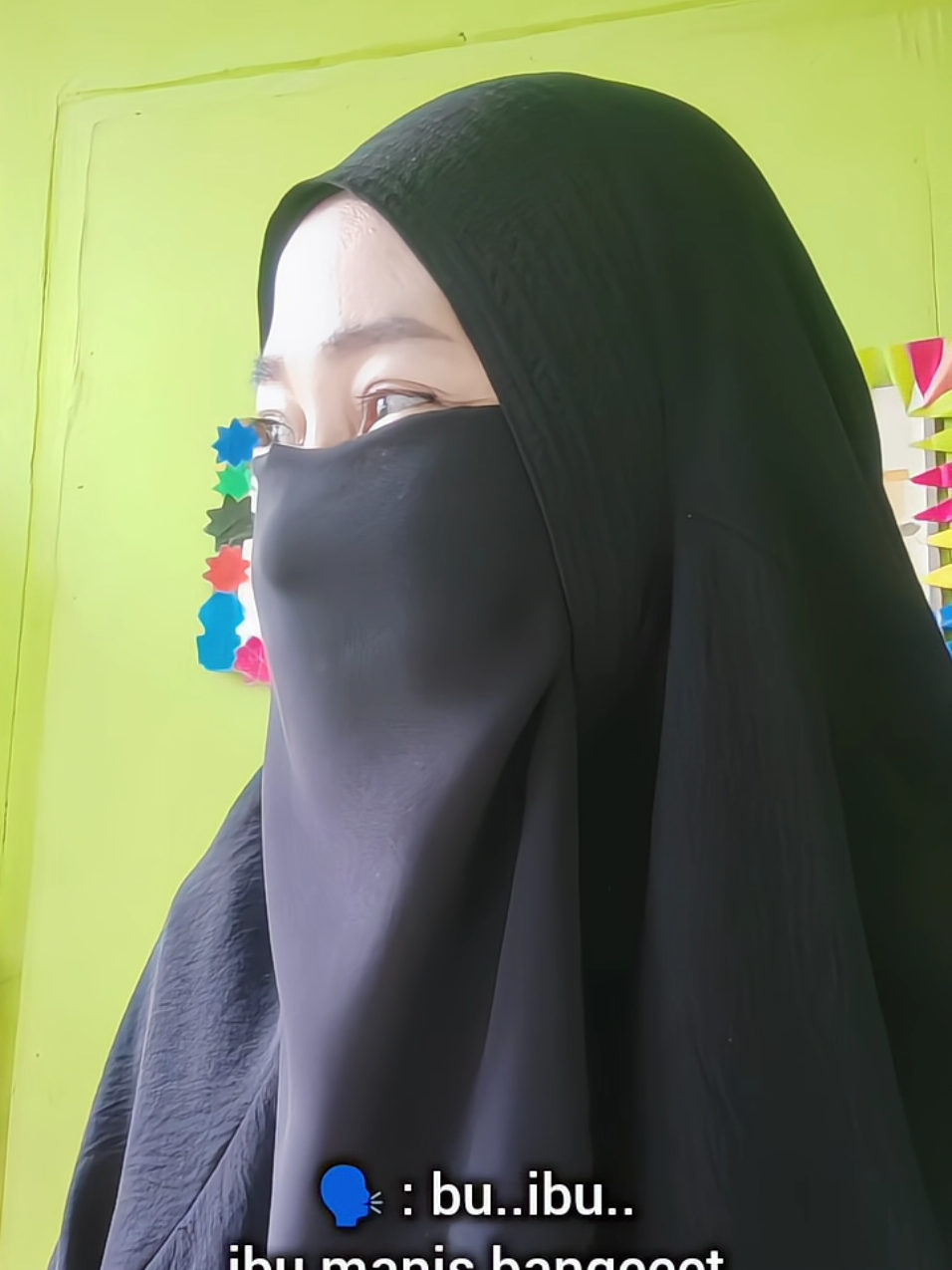 kenapa sih, hati sayah cpt amat mleyotnya 😂 dr yg mood marah tb2 lgsg brubah sumringah, murahan bgt nih hati 😫 sifa yg ditegur, sita yg memuji...msh cerita ttg mereka berdua 🤭🤗