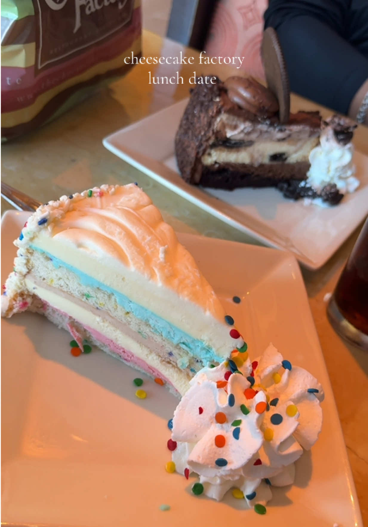 deff recommend, 10/10! 🍽️🤎 #lunch #cheesecakefactory #lunchdate #adayinmylife #Foodie 