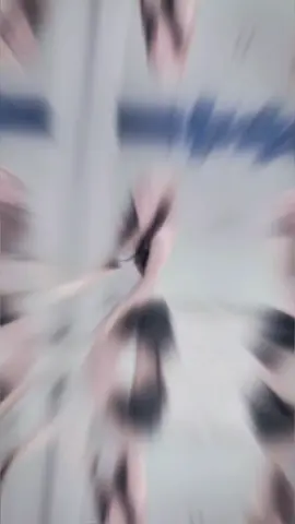 Phụ nữ như con đường đường càng cong càng nguy hiểm