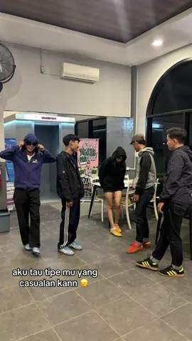 ngaku g . . . . #casual #adidas #casualoutfits #palembang #fyp 