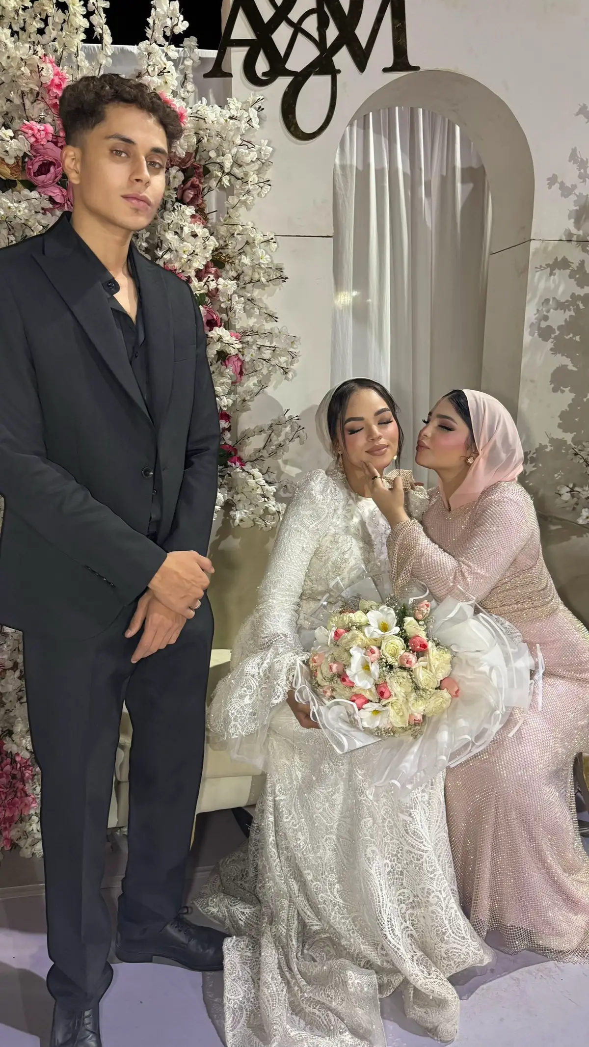 @_maiamienn @𝑬𝒊𝒔𝒔𝒂ツ  #sister #bride #fyp 