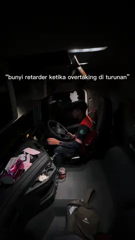 baku hantam di kepala🫣#haulingnikel #hauling #tambangnikel #halmaherautara #primasaranagemilang #sss #haulingbatubara #fypシ゚ #fyp #wedabaynikel🇲🇨🎌 #tambangbatubarakalimantan #tambangbatubara #volvotruck #volvo #mining #driverkocak😂 #cinematicvideo #haltimmalukuutara🇮🇩✌️ 