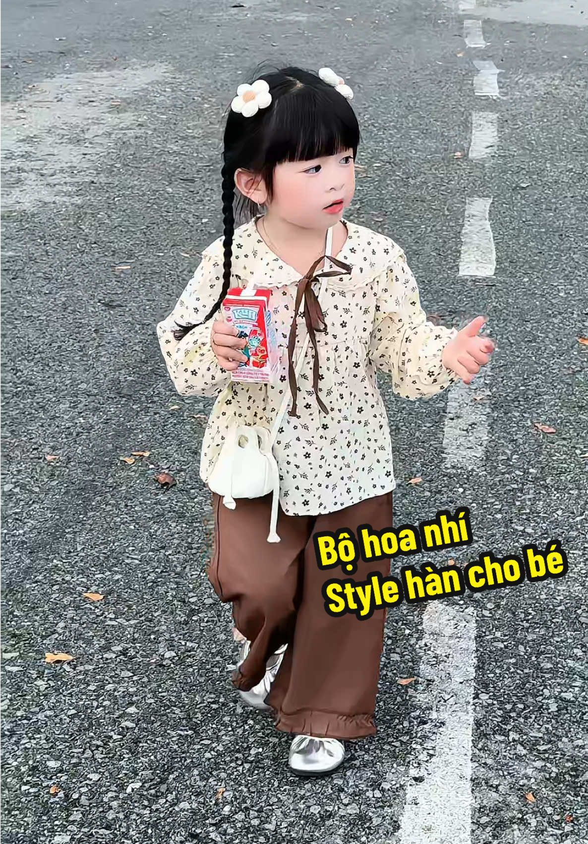 Bộ hoa nhí Style hàn cho bé#doxinhmoingay #dobegai #setdobegai #bodaitaybegai #xuhuong  @Mẹ Thuý Ami  @Mẹ Thuý Ami  @Mẹ Thuý Ami 