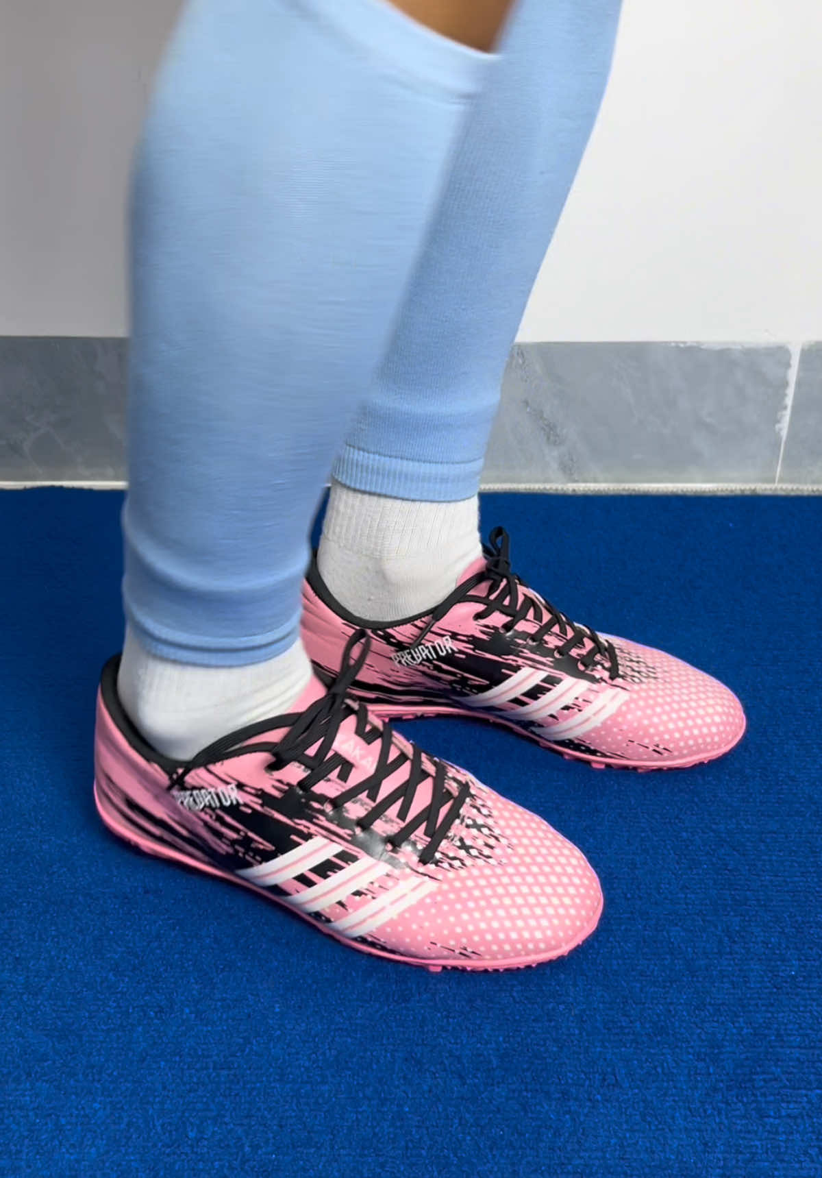 Cận cảnh lên chân giày đá bóng Predator .#brosport #football #reviewgiaydabong #reviewgiaydabanh #giaybongda #giaydabong #predator 