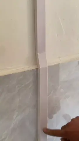 How to install the pvc cable trunking and make it look nice and tidy? The skilled decorator is teaching you… #cableduct #cabletrunking #cablemanagement #cableaccessories #manufacturer 