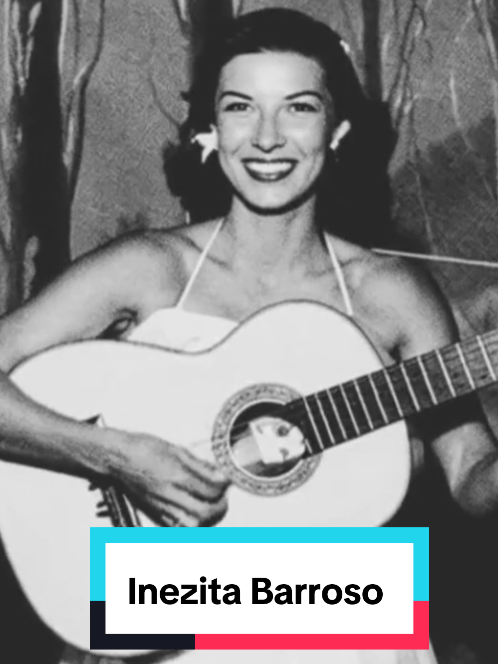 Inezita Barroso: A Dama do Folclore Brasileiro!  Cantora, instrumentista, pesquisadora, apresentadora e, acima de tudo, uma folclorista incansável. Essa é Inezita Barroso (1925-2015), a voz que dedicou sua vida a preservar e divulgar a autêntica cultura caipira e a rica diversidade do folclore nacional. Com sua viola em punho, Inezita nos presenteou com clássicos inesquecíveis como 