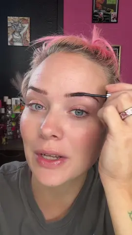 AND doesn’t leave weird sticky stuff all over your face OR take away pigment if you’ve already filled in your brows! #makeup #brows #browgel #eyebrows #makeuptok 