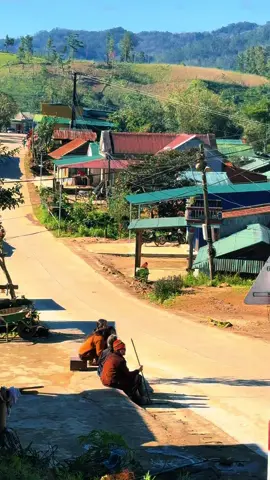 Lưng đèo sương phủ mờ xa... ở đây  biên giới nắng rực trời xanh ✅#cohuegvmn #hue_gvmn #Cogiaobanbien #videoxuhuongtiktok❤ 