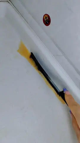 This crevice brush is so convenient and useful; you can use it in all sorts of nooks, crannies, and crevices around the house. #cleaningbrush