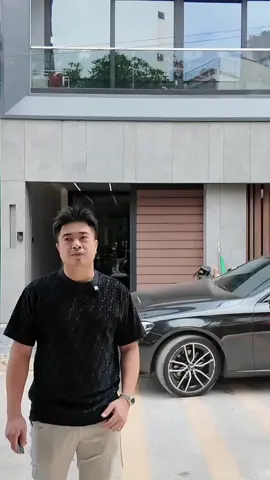 Tập [1] Series “Nhà phố hiện đại” chính thức lên sóng! Một không gian sống tinh tế, tối ưu từng mét vuông – kết hợp hoàn hảo giữa công năng và thẩm mỹ. 👉 Bộ video gồm 4 tập, ghi lại trọn vẹn quá trình thiết kế – thi công – hoàn thiện. Cùng khám phá từng góc nhà trong series này nhé! #SmartDesign #NhàPhốHiệnĐại #ThiếtKếNộiThất #KiếnTrúcHiệnĐại