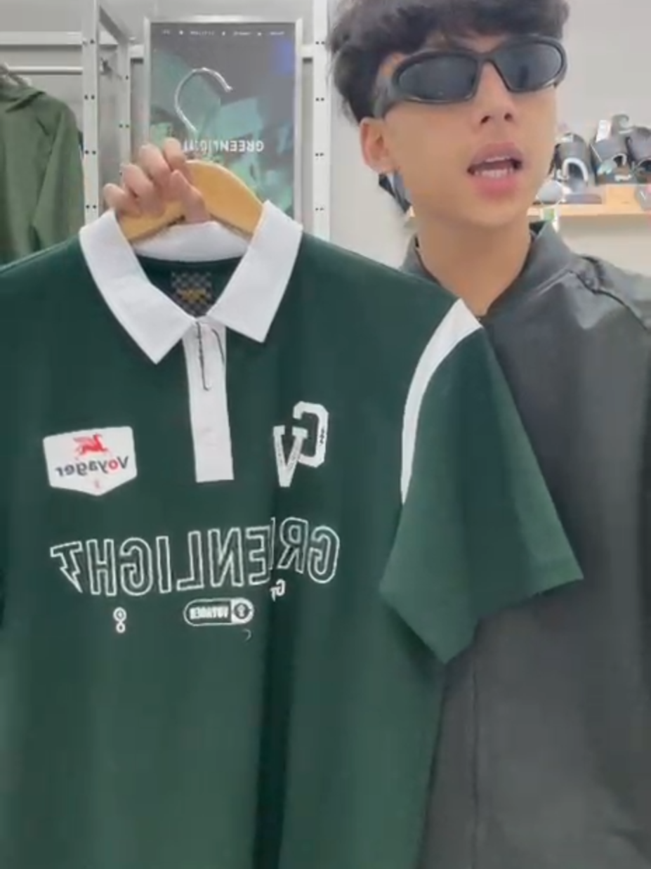 kaos kerah pria keren bikin kamu tetep tampil maksimal #kaospria #kaoskerah #greenlight #tshirt #viral