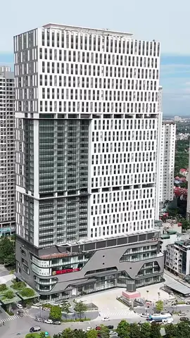 Follow để biết thêm thông tin về toà văn phòng hạng A Rox Tower Goldmark City. #ROXTower #Goldmarkcity 