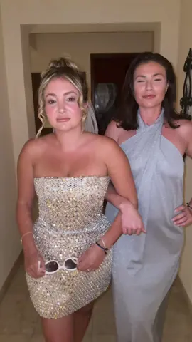 im sorry body is tea rn @halley @kate bartlett @jaz @Renata D’Agrella Kenen Presley Sydney Chessie #bachelorready #bachelorette 