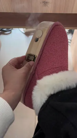 This is what i’m relying on to get through this winter.    #heatedshoes#wintershoes #moxibustiontherapy #warmshoes #fypage 