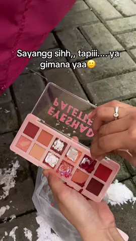 Padahal baguss& exp masih lama banget tapi trust issue 😭 @PINKFLASH.beauty #eyeshadow #pinkflash #fyp 