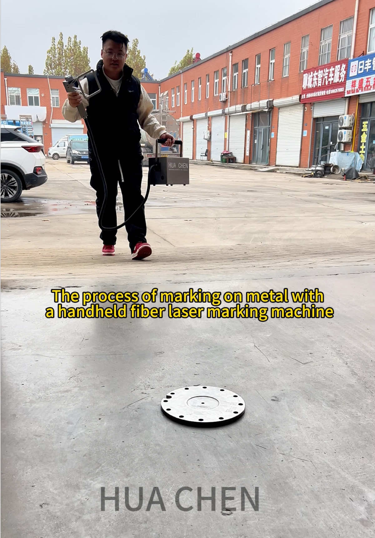 Handheld fiber laser marking machines are ideal for marking metal materials in machinery manufacturing#laserengraving #markingmachine #fiberlaser #lasermarking 