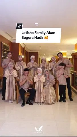 Masih ingat Latisha Maxy salah satu best seller Ventedaily? 😍 Kali ini… dia nggak datang sendiri 💕 Siap-siap sambut Latisha Family — karena kebersamaan pantas tampil seindah ini. Akan hadir mulai 10 November 2025. Save the date! 🥰 #rayawithventedaily #sarimbit2026 #raya2026 