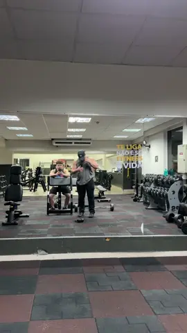 Treino de ombro + madrugada = prime 