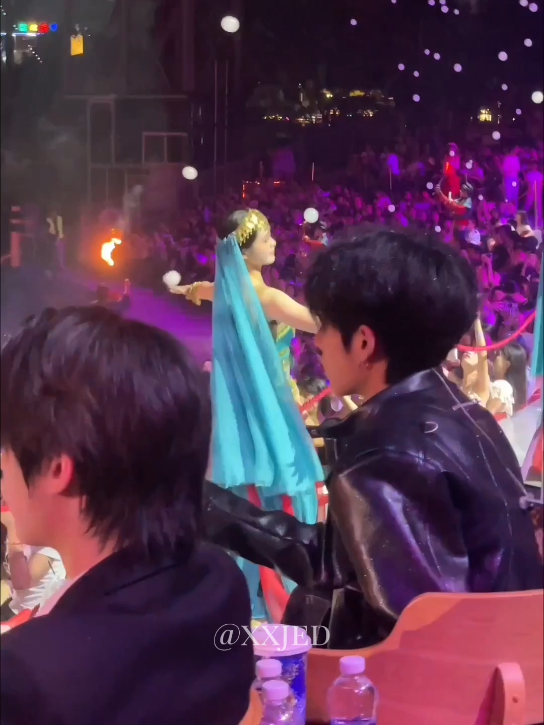 “我的生活充满黑暗，但你就是我生命的光” cuộc sống của em chỉ toàn bóng tối, nhưng anh chính là ánh sáng của đời em.#pangbowen #庞博文 #pangbowen2004 #fyp #douyin