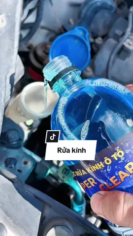 Nước rửa kính ô tô. #nuocruakinhoto #nuocruakinhxehoi 