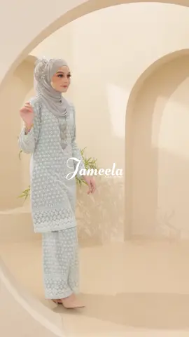 Jameela ada 10 pilihan warna tau sis😍semua cantik2 anggun2 tau🤭dari warna soft sampai blod semua 🔛🔝grab dalam beg kuning sekarang sis😘✨ #byreefa #AnggunBergaya #bajukurungcantik #fypmalaysia #kurunglace 