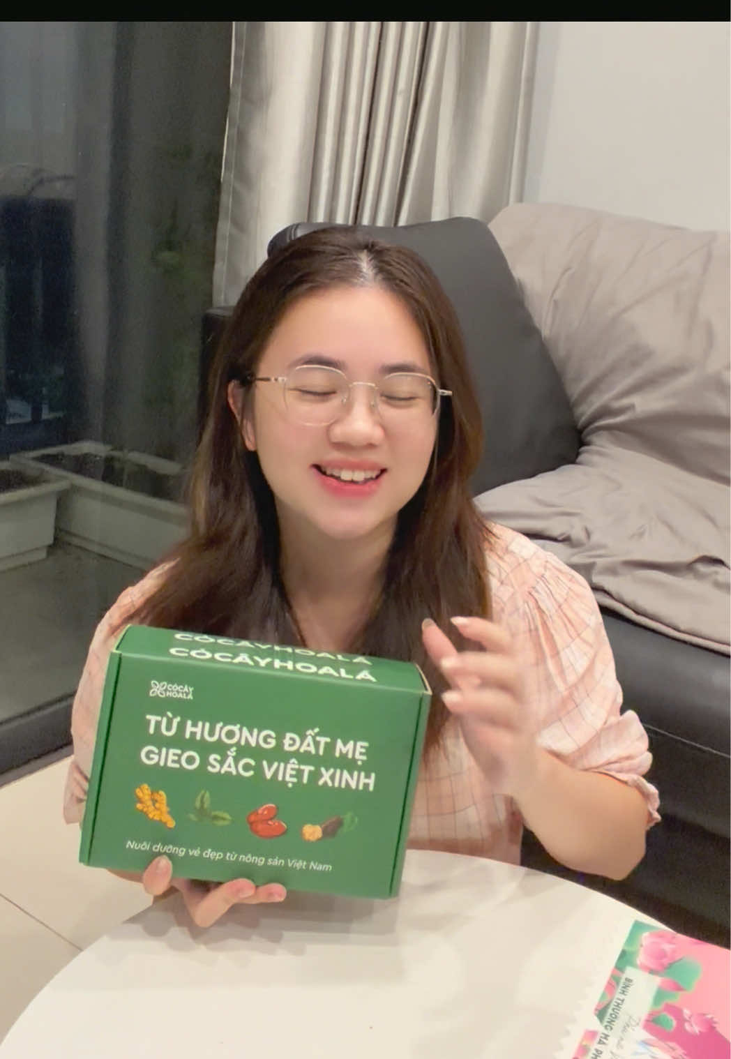 Sữa tắm cafe kèm hộp quà #suatam #cocayhoala #suatamcocayhoala #quatang #20_11 