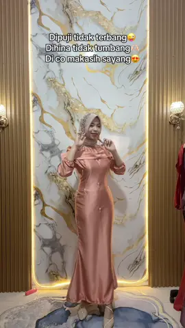 Dress cantik 🤩  #dresses #dresskondangan #dresslebaran #tiktoklive #fyp 
