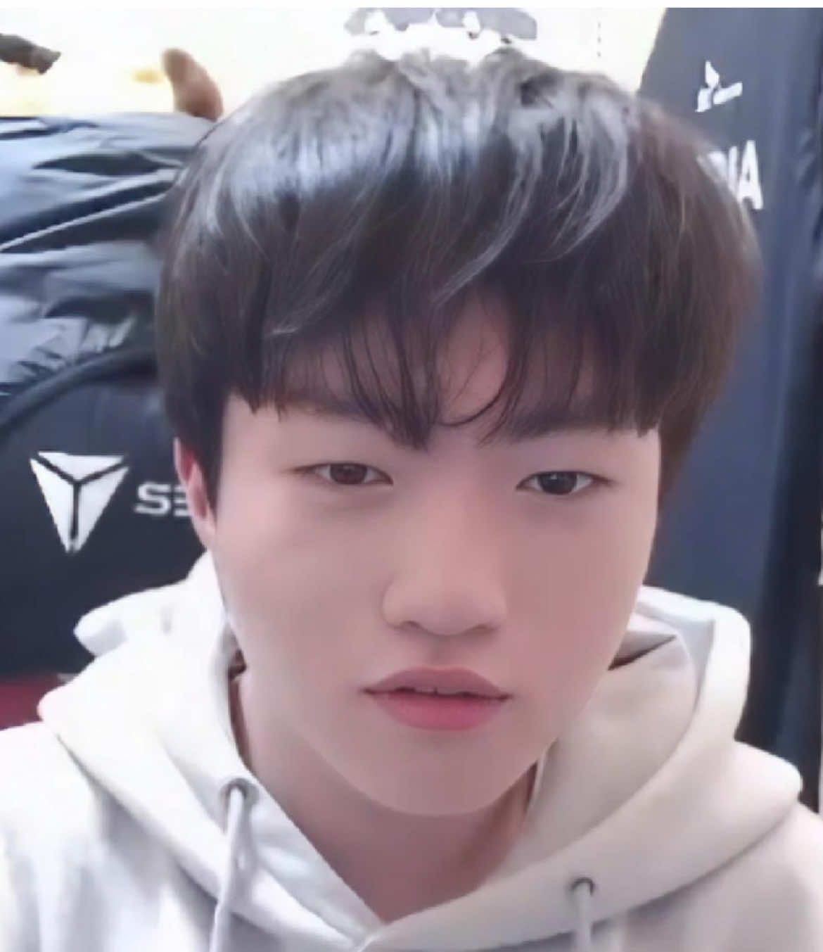 Ai đó: Đừng có đem văn hoá abcxyz vào đây, đừng gọi tuyển thủ là em bé:))) 👉 Keria:… #wooje #minseok #keria #zeus #fyp 