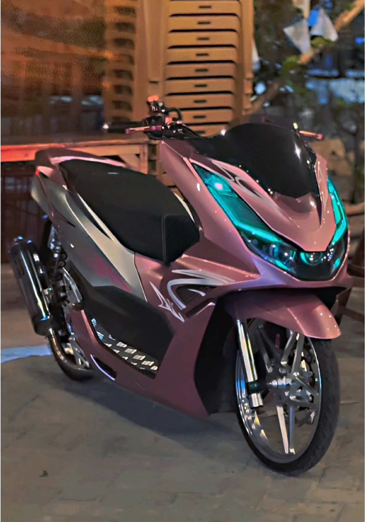 Jangan di senggol, masi pemula 😌 #fyppppppppppppppppppppppp #pcx160ล้อ17แต่งสวย #vietnamstyle🇻🇳 #ring17style #vario 