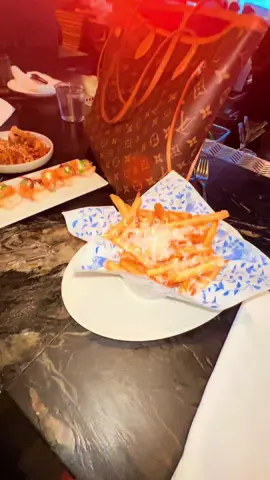 Beautiful people. Beautiful life. Rich in ways money can’t buy 🫶🏽  . . . . #inthecity #orlandoflorida #orlandoinfluencer #placestoeat #livelaughlove 