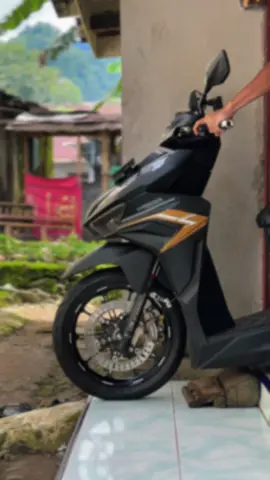 Motor sering kena debu bikin body jadi kusam? solusinya rutin pake hafez restorer tiap minggu biar motor tetap hitam 👏 @Hafez Indonesia #hafezrestorer #pengkilapmotor #penghitammotor #perawatanmotor #otomotif 