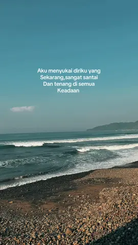 Gunung menenangkan tapi laut menghanyutkan 😂🤏🏻 #lyrics #katabijak #masukberanda #laut 