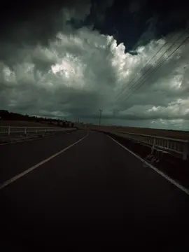 “人生最难守住的不是金钱，也不是权势，而是一颗真诚的心。 