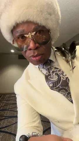 Friday Morning Greetings from Sir William at 117th Annual Holy Convocation of the Church Of God In Christ in Memphis, Tennessee‼️🎩🎀⛪️