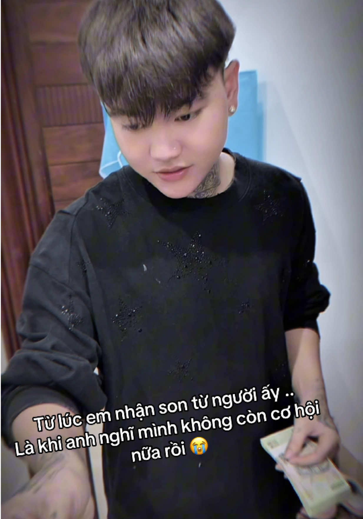 Nhiều khi anh mong được 1 lần nói ra hết tất cả thay vì.... 🙁 #duybin #Hwang  #natra #nycnatra 