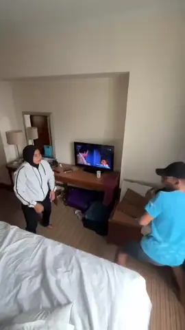 salah satu cara mengatasi kejenuhan di mama kota🤣 #sorotanpublik  #semuaorang  #fyppppppppppppppppppppppp  #fyp 