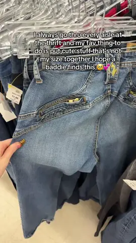 What goes around comes around😜 #thrifting #babyphat #y2kfashion #thriftfinds #fypage 